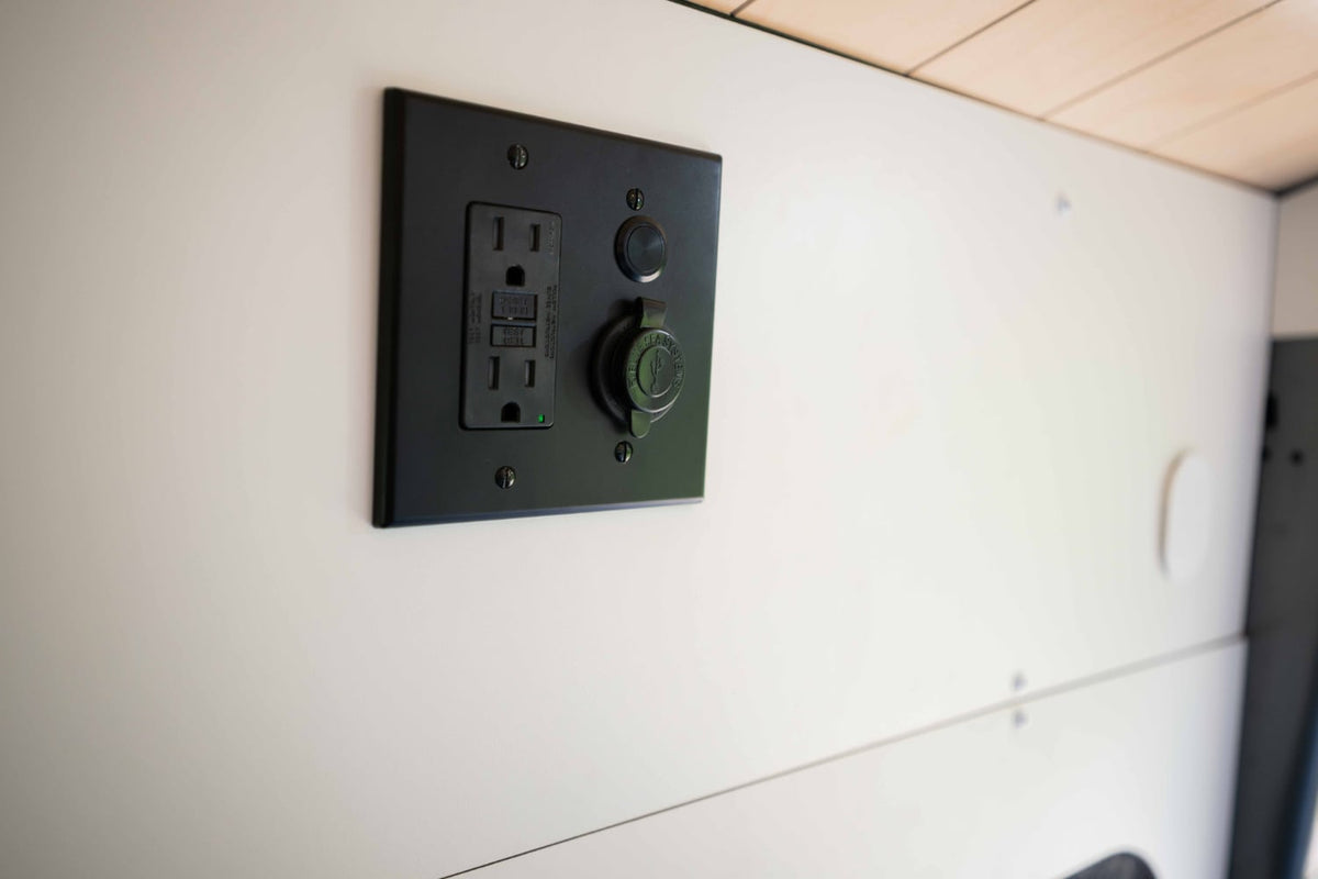 Lights, Ports & Outlets
